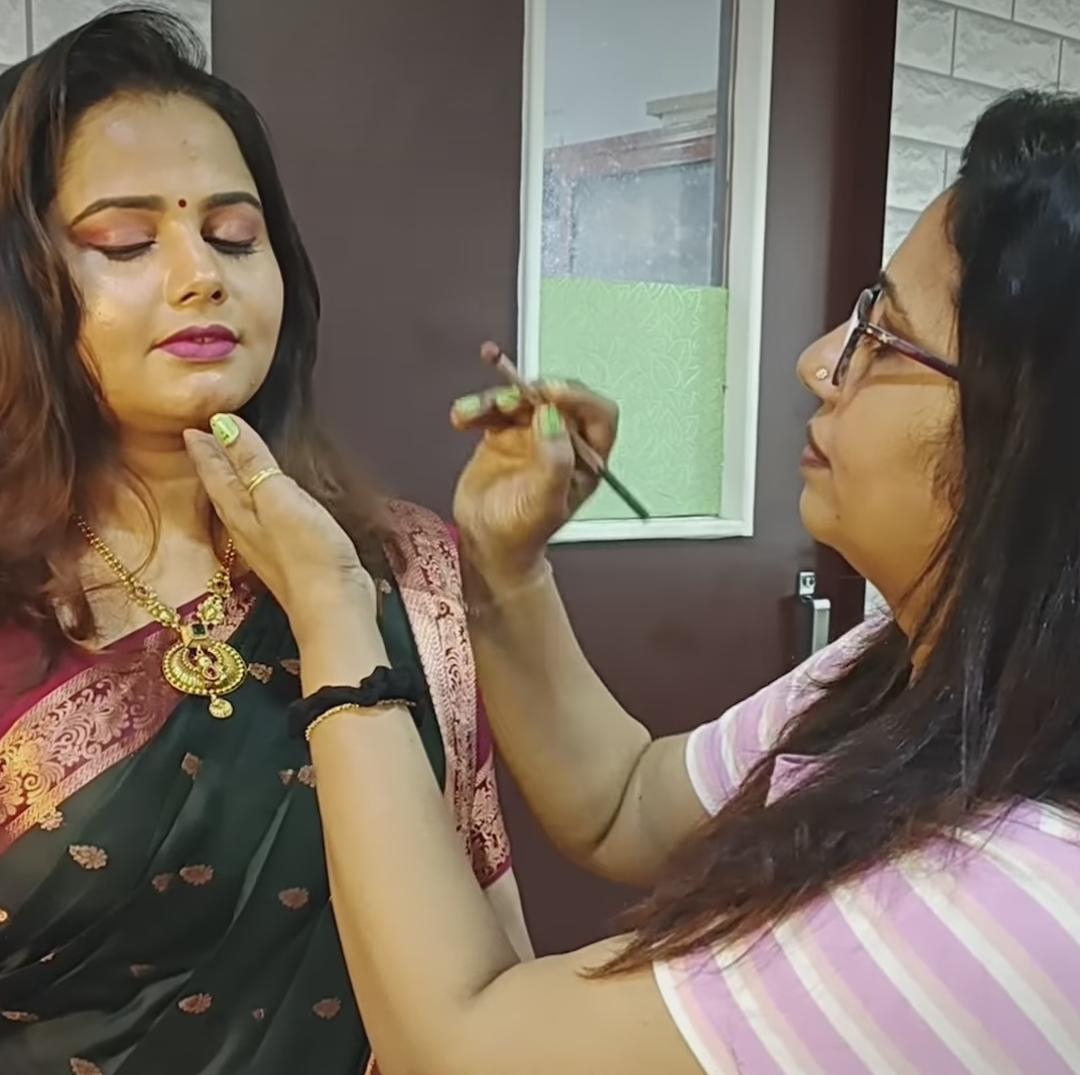 SHEEBALEKSHMI BEAUTY CLINIC AND MAKEUP STUDIO CHARUMOODU AND GURUVAYUR